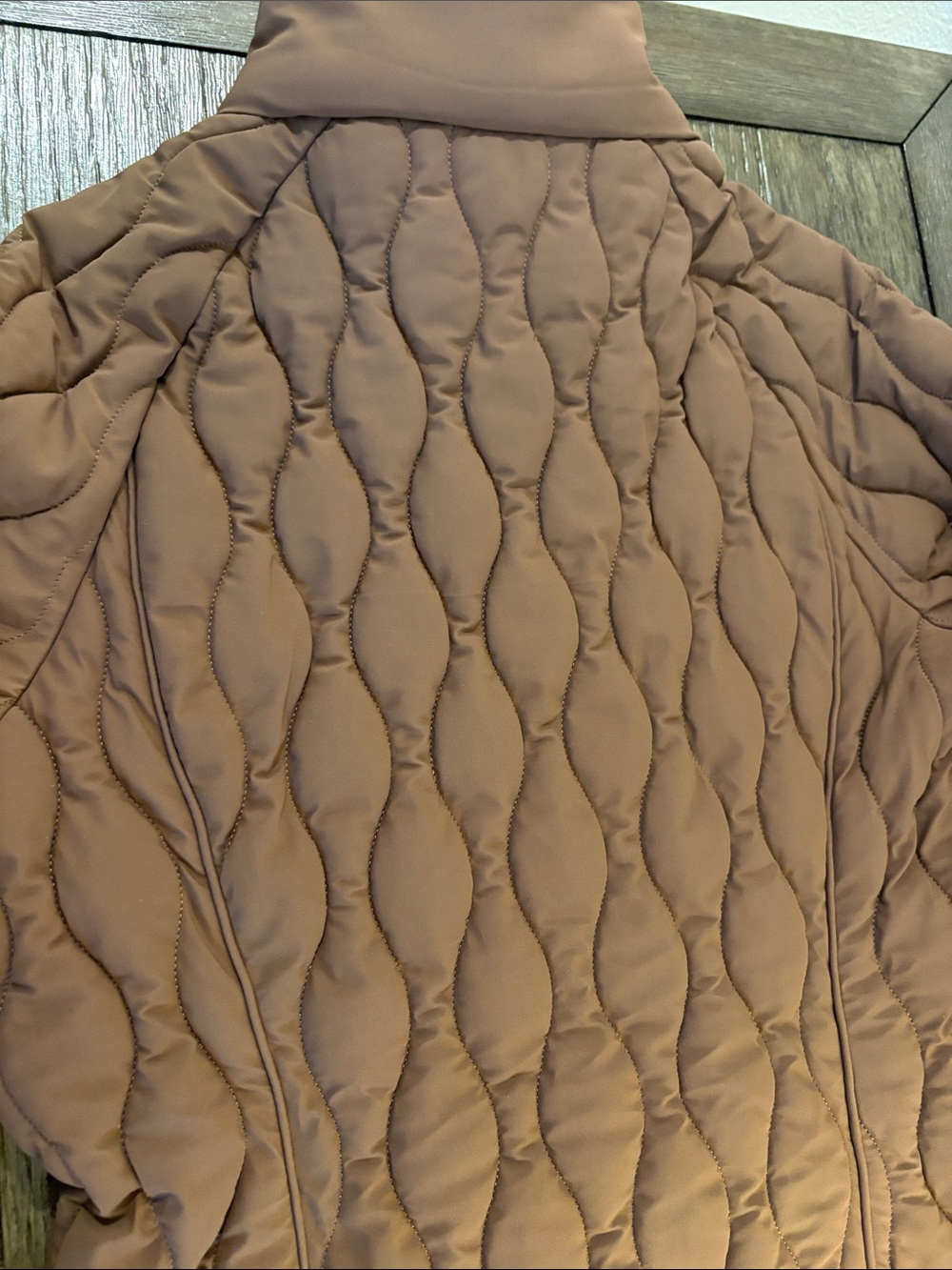 NWT [Halara] PuffFlex Long Sleeve Thumb Hole Quilted Jacket Brown Women’s L - Picture 11 of 16